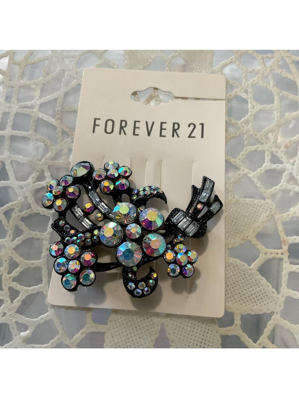 NWT Flower bouquet black and silver Forever 21 Brooch